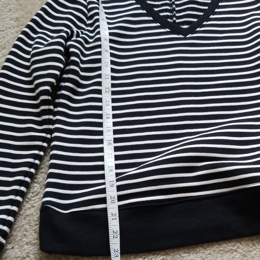 V neck sweater - Picture 4 of 6